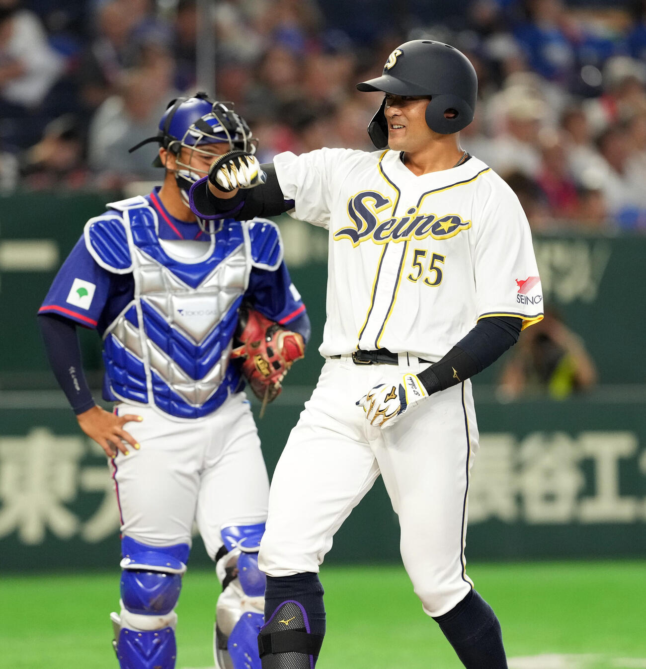東京ガス対西濃運輸　1回裏西濃運輸1死一、二塁、右越えに3点本塁打を放った前野幹博（撮影・たえ見朱実）