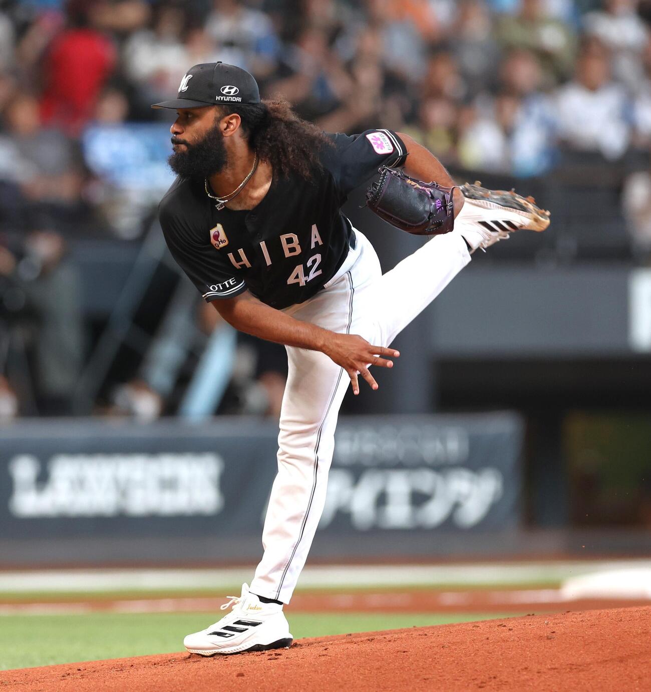 日本ハム対ロッテ　力投するロッテ先発のジャクソン（撮影・黒川智章）