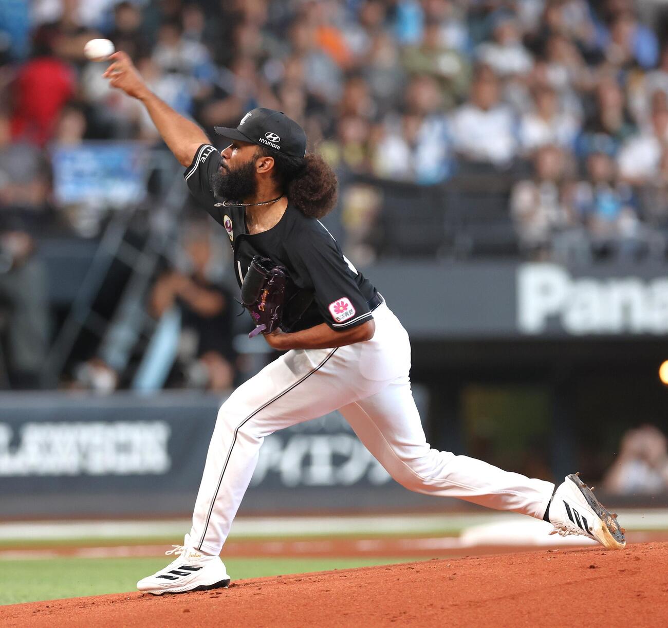 日本ハム対ロッテ　ロッテ先発のジャクソン（撮影・黒川智章）