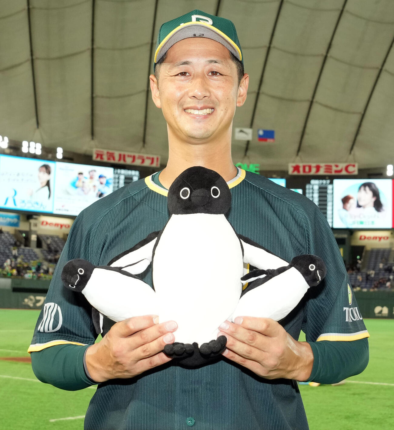 信越硬式野球クラブ対JR東日本東北　信越硬式野球クラブに勝利し笑顔を見せるJR東日本東北吉田一将（撮影・たえ見朱実）