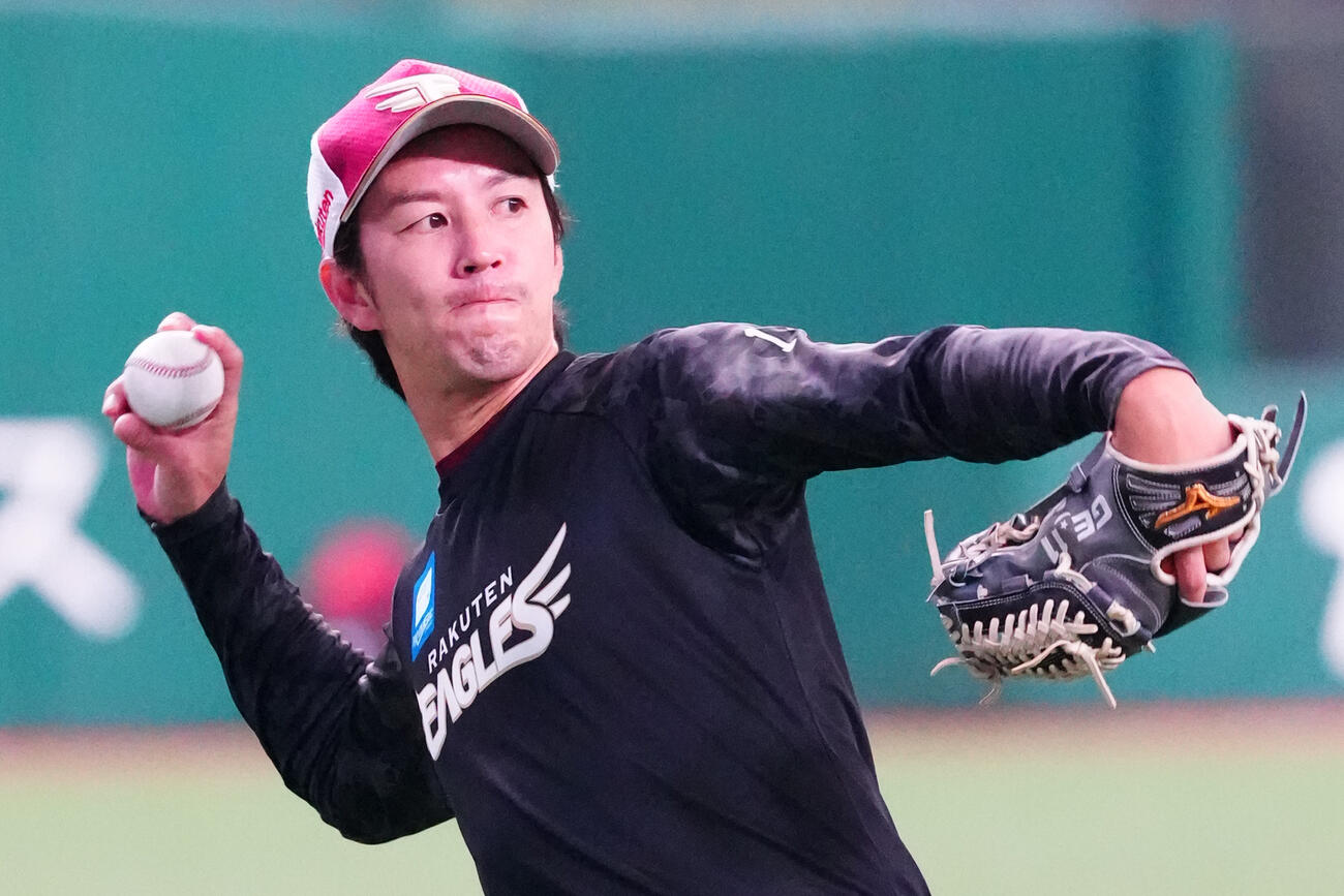 西武対楽天　試合前練習を行う楽天岸孝之（撮影・江口和貴）