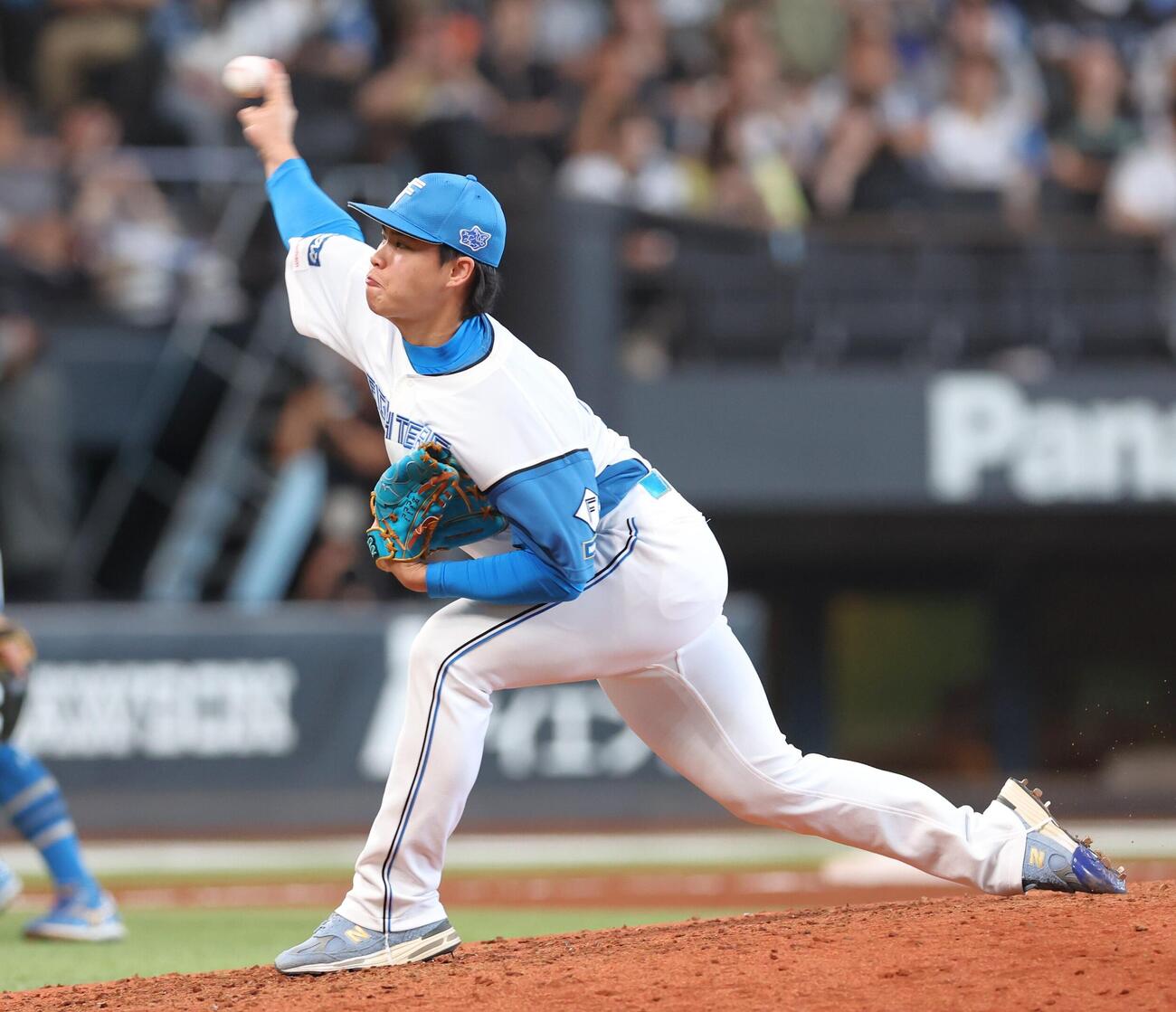 日本ハム対ロッテ　5回途中から登板の孫易磊（撮影・黒川智章）