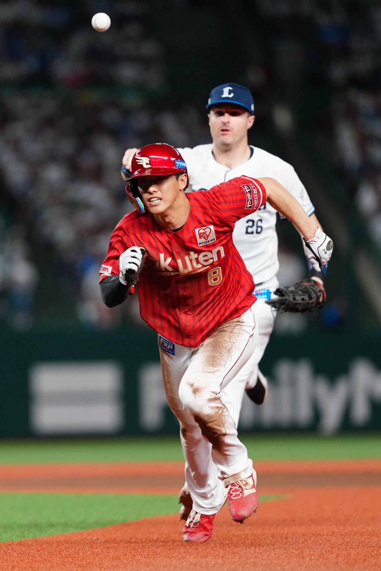 西武対楽天　7回表楽天無死一塁、けん制で挟まれ、タッチアウトとなった辰己涼介（撮影・江口和貴）
