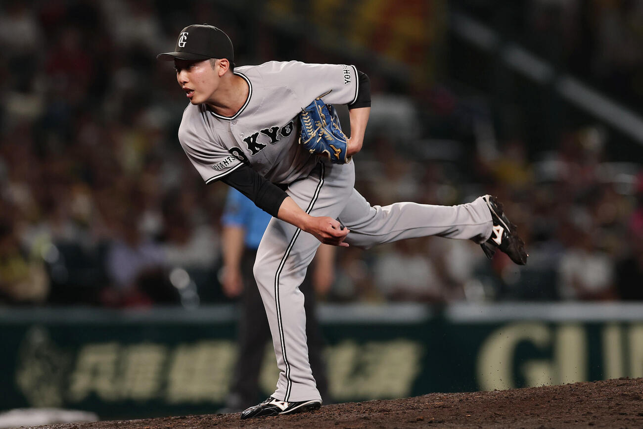 阪神対巨人　巨人3番手の赤星優志（撮影・前田充）