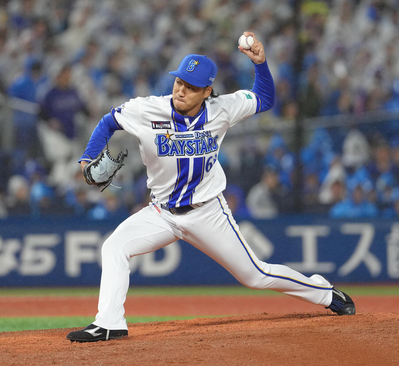 DeNA対中日　6回途中から登板したDeNA岩田将貴（撮影・足立雅史）