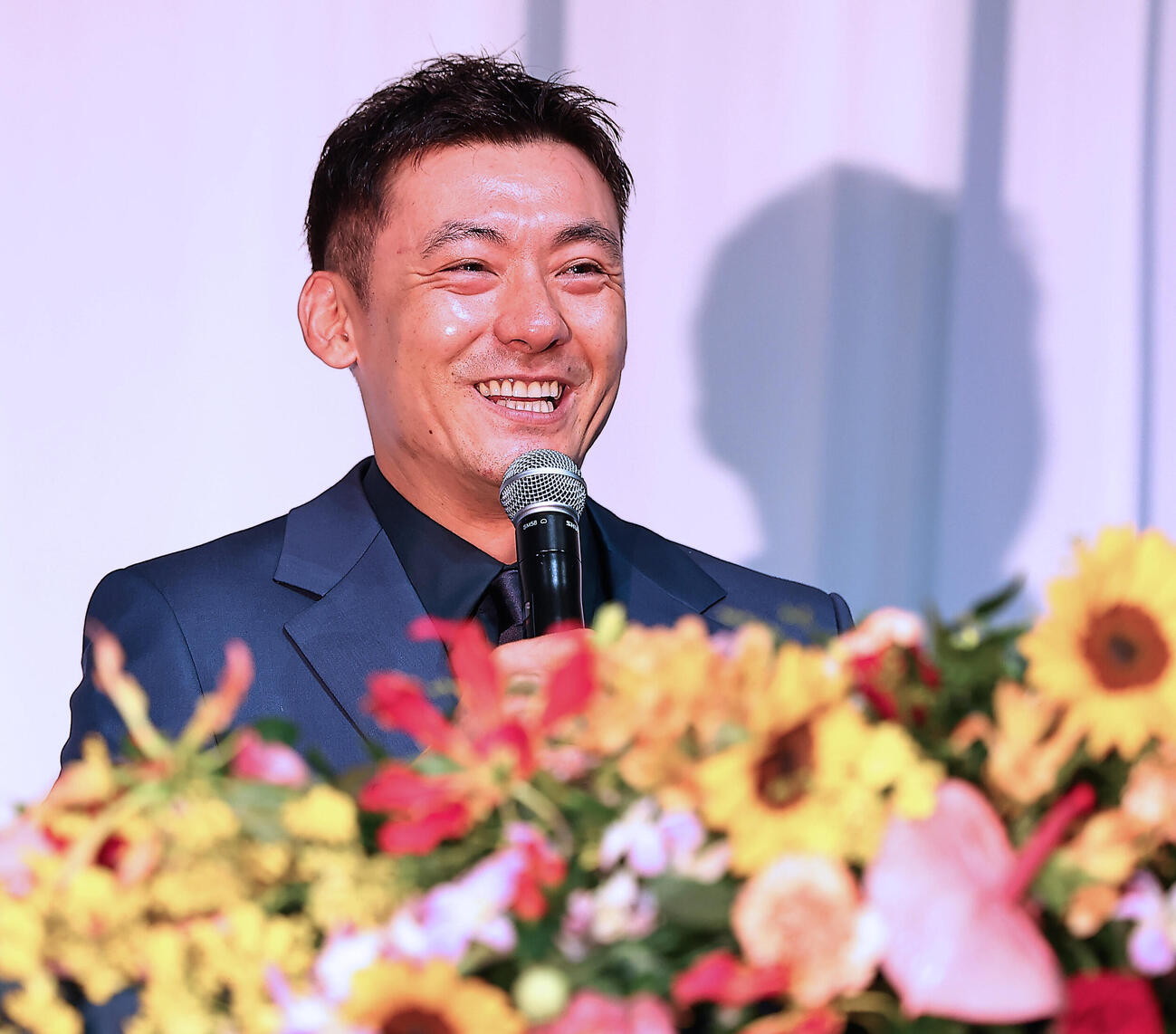 引退会見を行う西武栗山巧（撮影・野上伸悟）