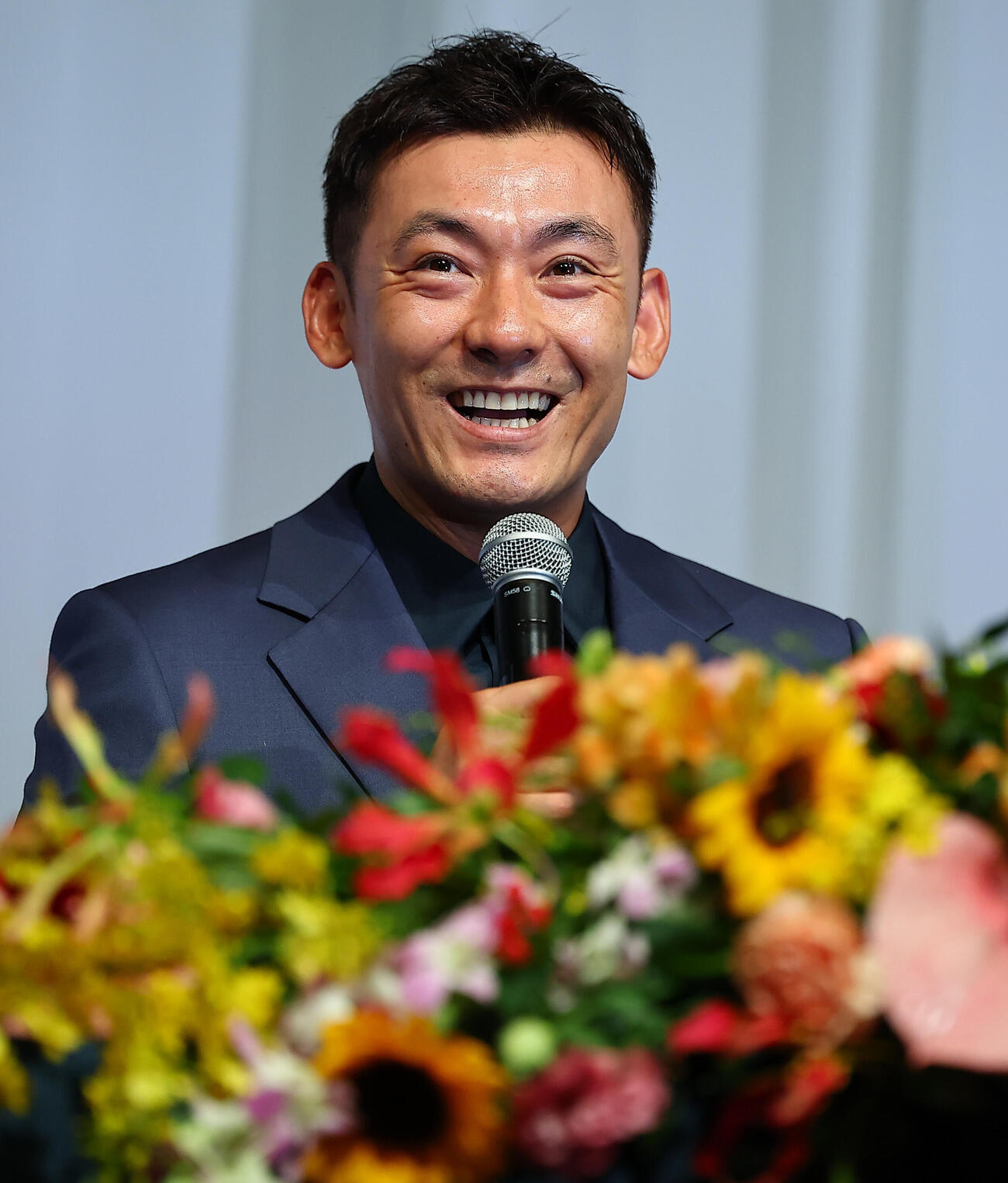 引退会見を行う西武栗山巧（撮影・野上伸悟）
