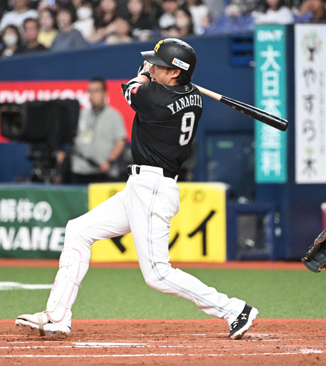 オリックス対ソフトバンク　3回表ソフトバンク無死一、二塁、右前適時打を放つ柳田悠岐（撮影・和賀正仁）