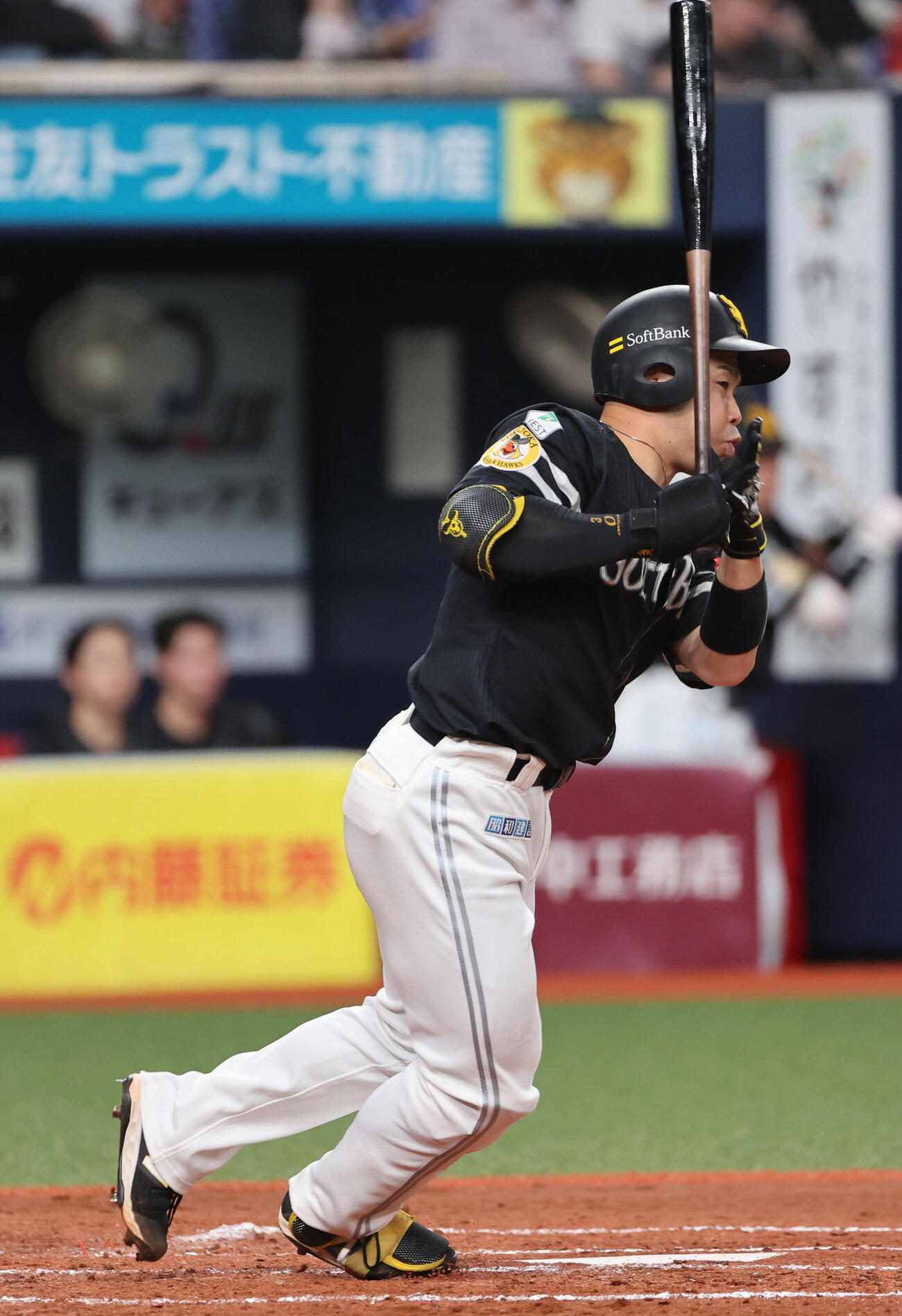 オリックス対ソフトバンク　3回表ソフトバンク無死、近藤健介は右前打を放つ（撮影・西尾就之）
