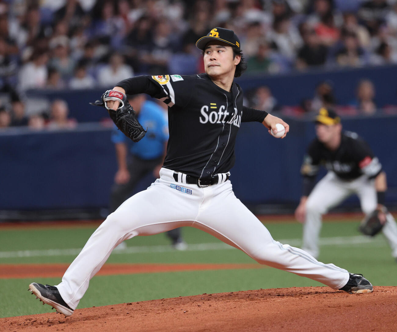 オリックス対ソフトバンク　力投するソフトバンク先発の松本晴（撮影・西尾就之）
