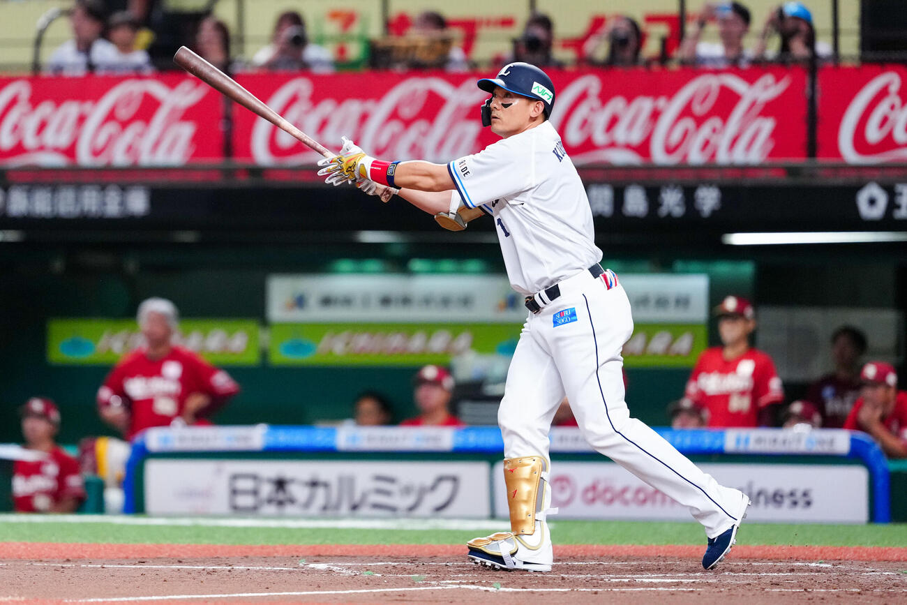 西武対楽天　4回裏西武2死一、ニ塁、左飛に倒れる栗山巧（撮影・江口和貴）
