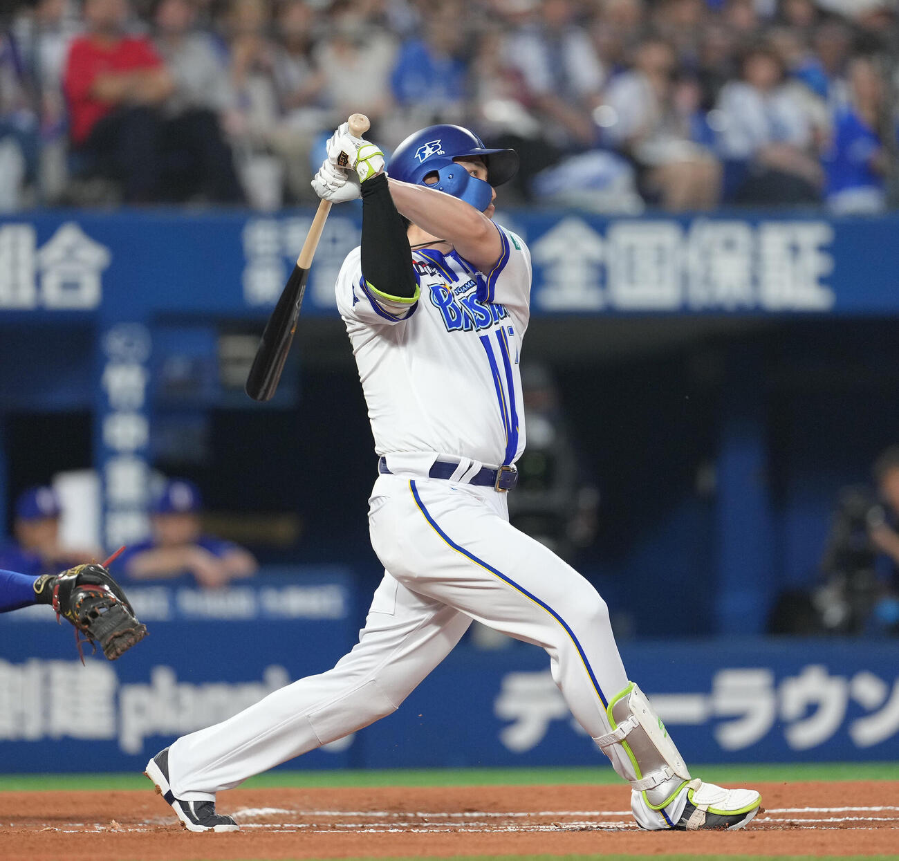 DeNA対中日　1回裏DeNA2死、佐野恵太は先制本塁打を放つ（撮影・足立雅史）