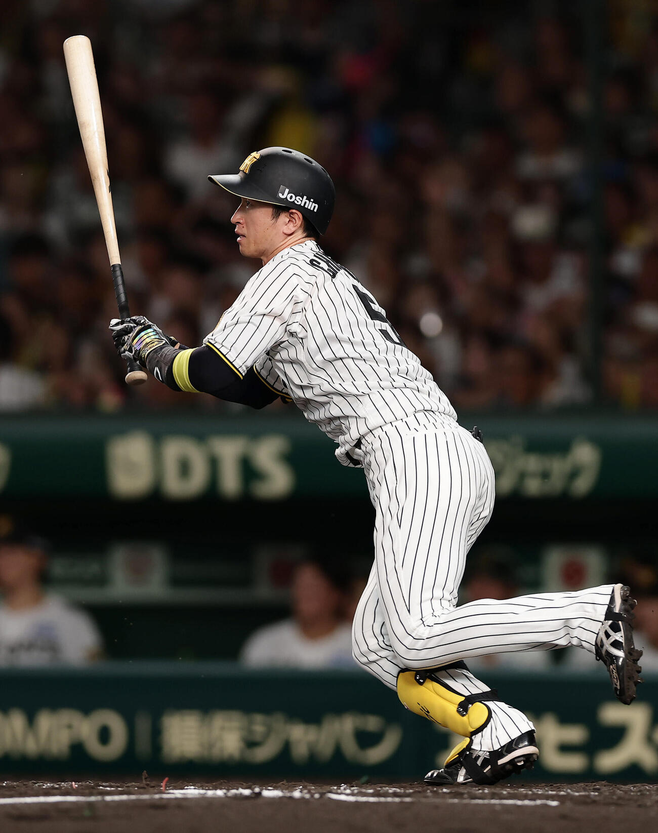 阪神対巨人　3回裏阪神無死満塁、近本光司の中ゴロで先制する（撮影・前田充）