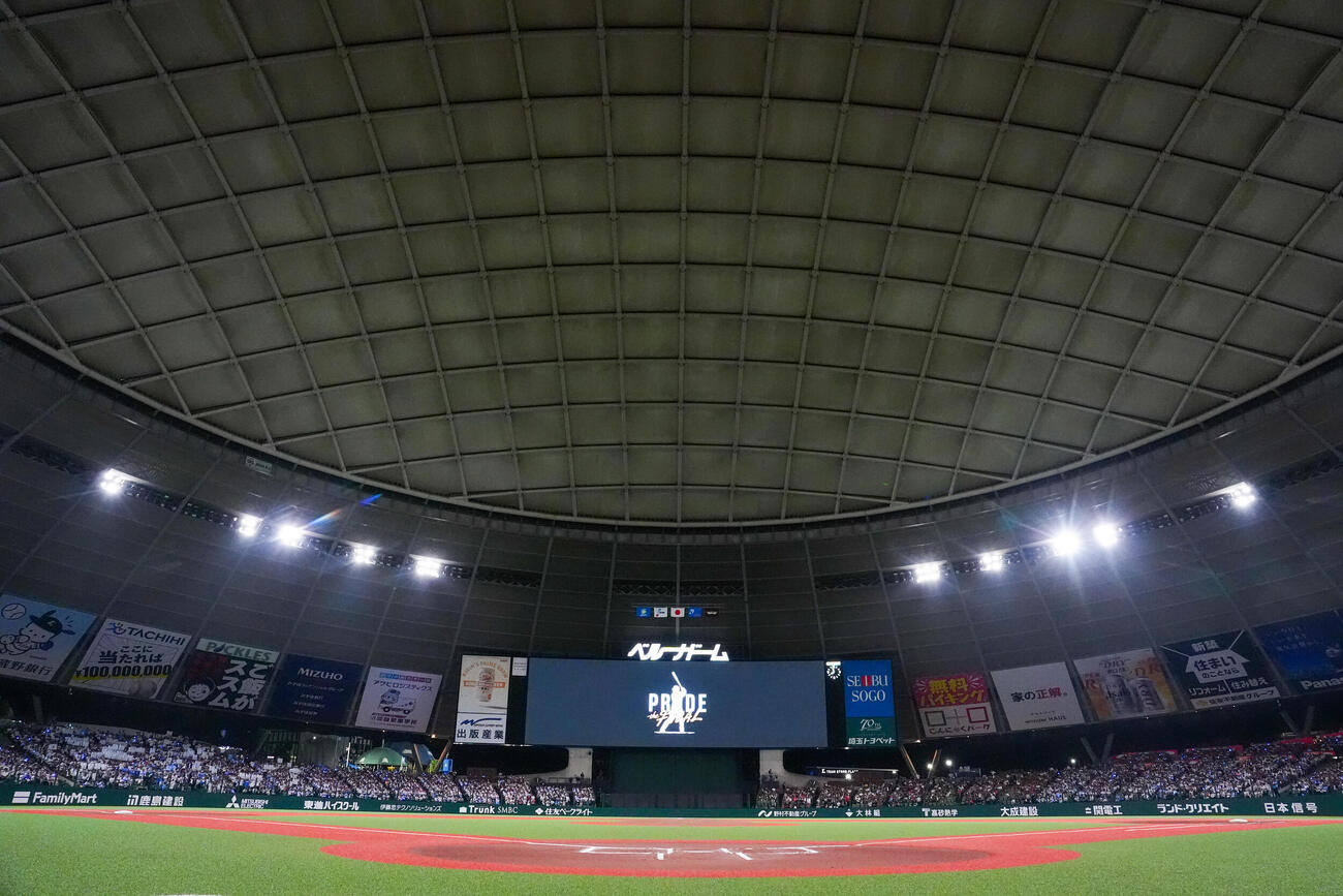 西武対楽天　試合後、西武栗山巧の引退セレモニーが行われる（撮影・江口和貴）