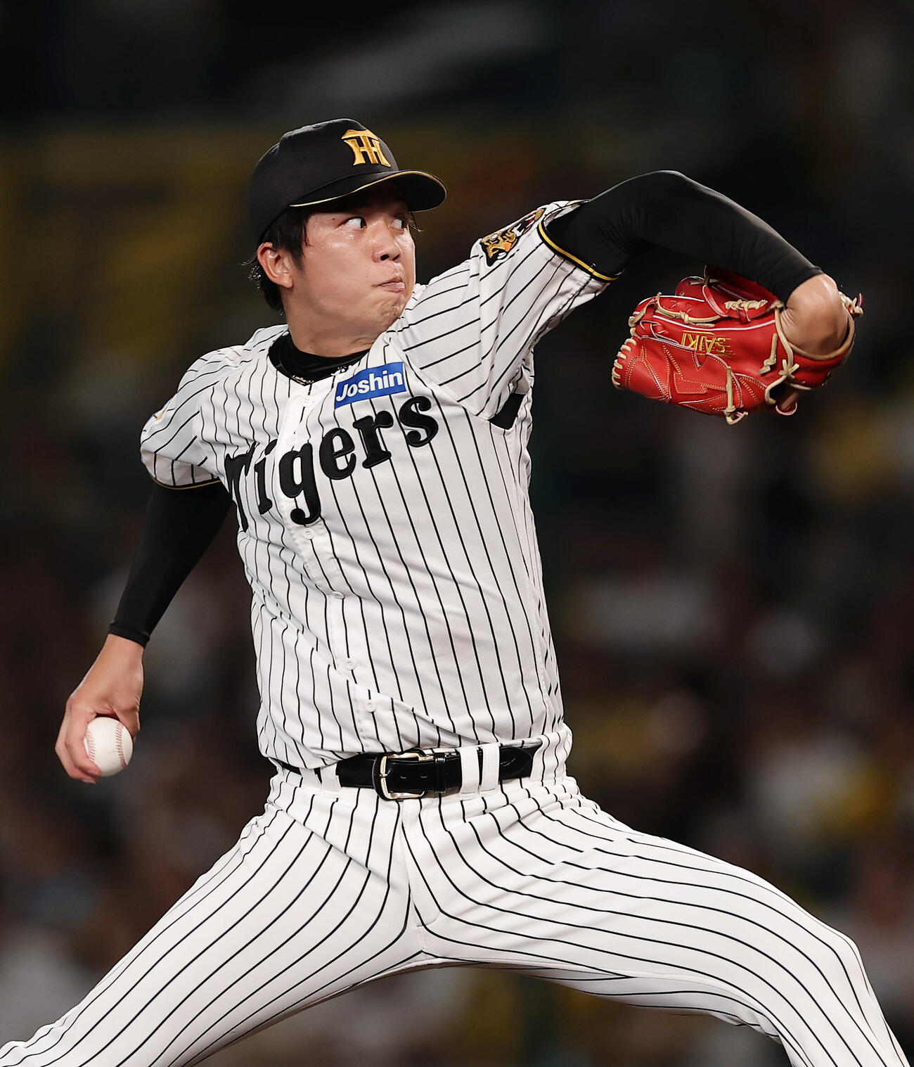 阪神対巨人　6回表、力投する阪神先発の才木浩人（撮影・前田充）