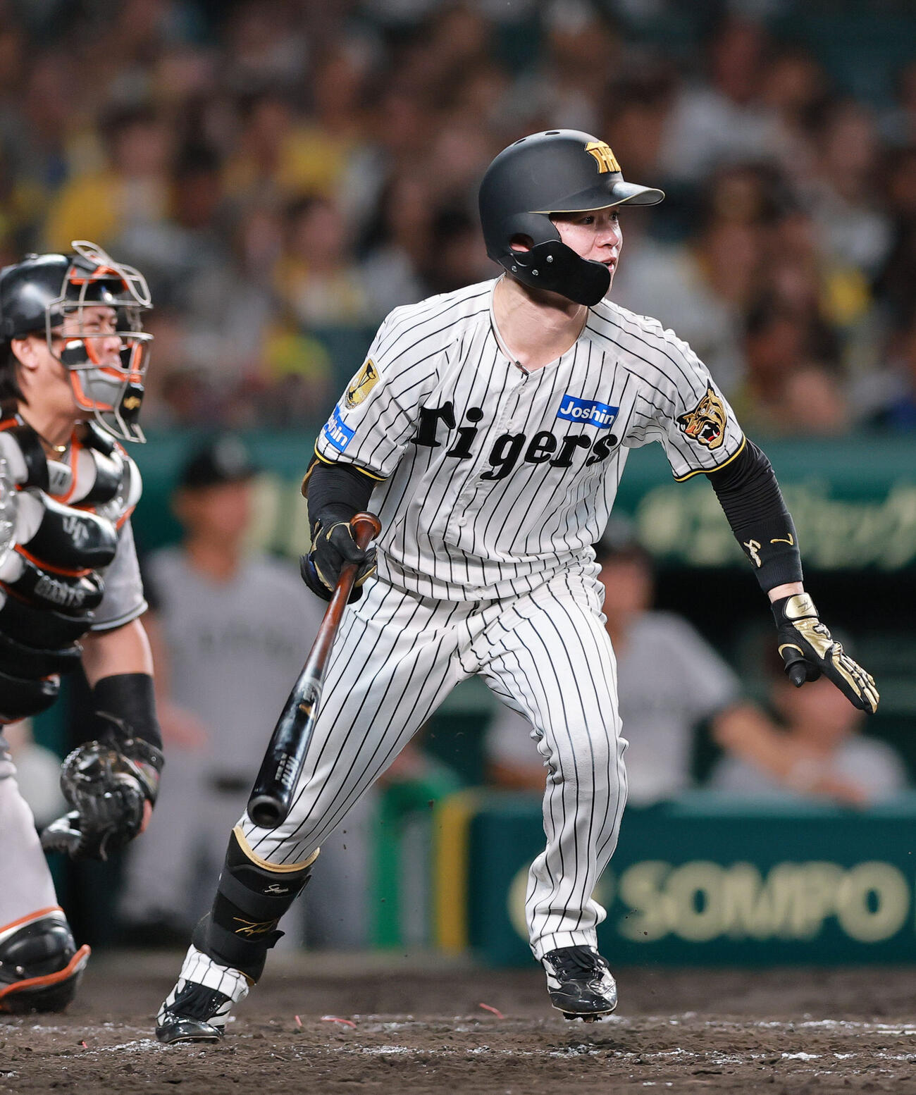 阪神対巨人　3回裏阪神1死二、三塁、中野拓夢は2点適時打を放つ（撮影・上山淳一）