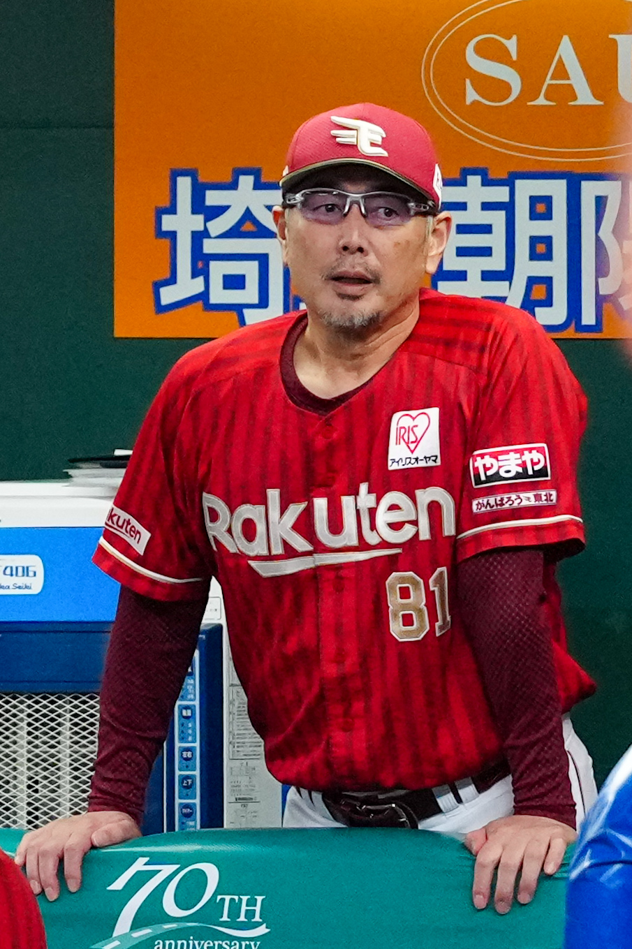 西武対楽天　5回表、リクエストした楽天吉井理人監督（撮影・江口和貴）