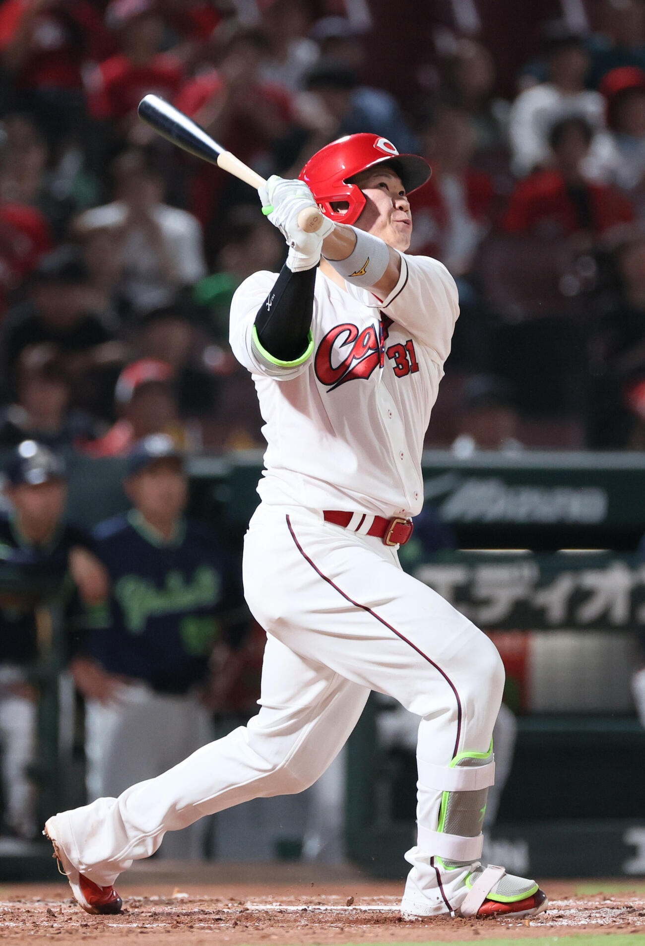広島対ヤクルト　3回裏広島無死、坂倉将吾は右越え本塁打を放つ（撮影・加藤孝規）