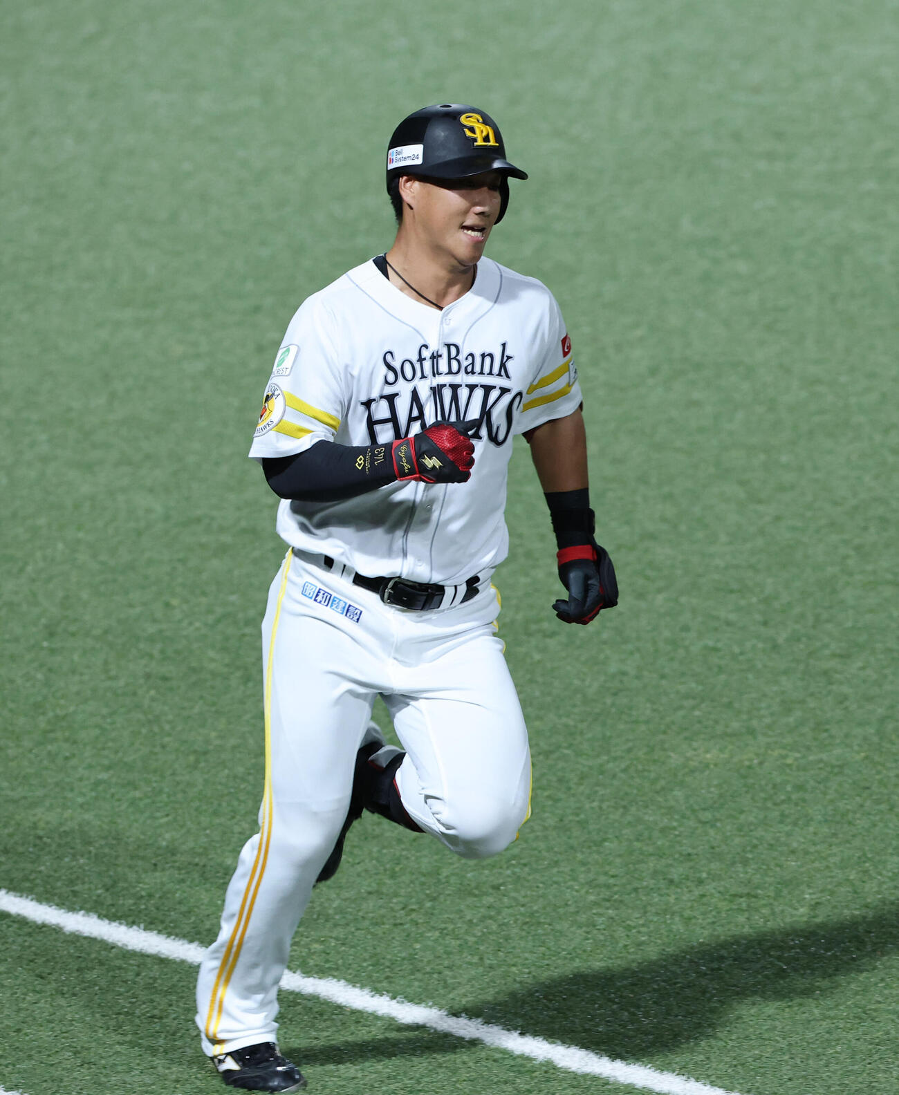 ソフトバンク対広島　9回裏ソフトバンク2死二、三塁、漁府輝羽はサヨナラ安打を放つ（撮影・梅根麻紀）