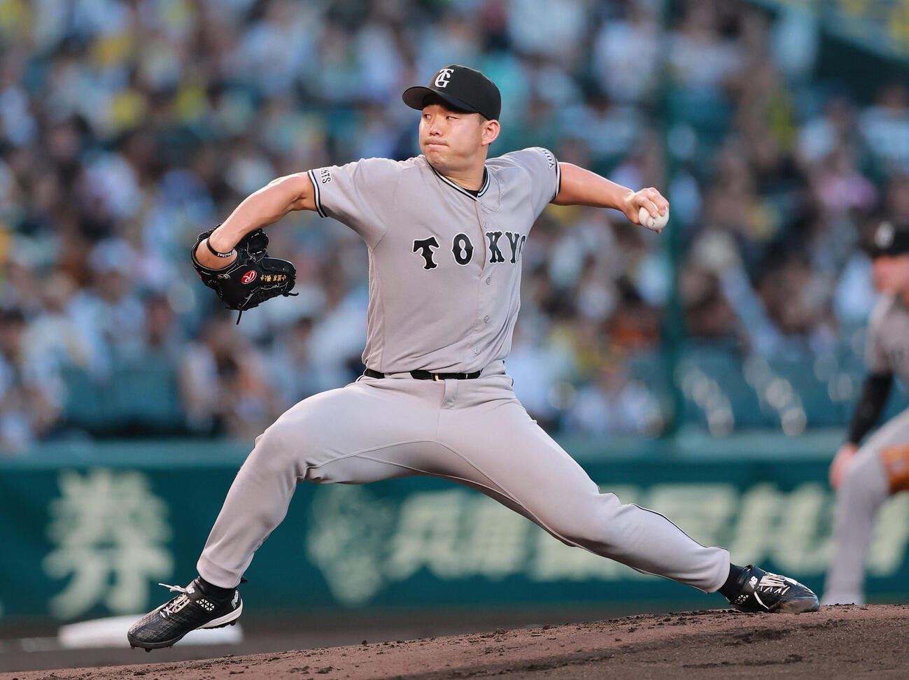 阪神対巨人　巨人先発の小笠原慎之介（撮影・上山淳一）