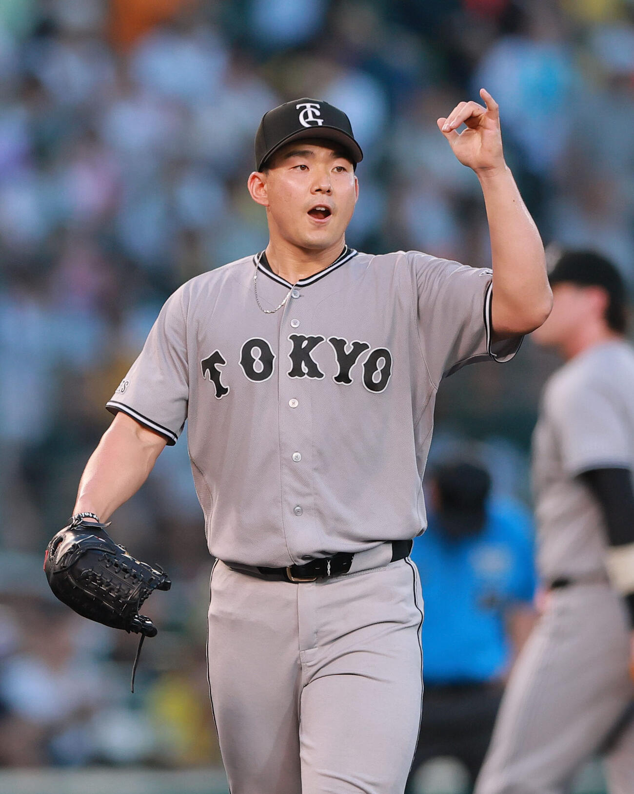 阪神対巨人　声を出す巨人先発の小笠原慎之介（撮影・上山淳一）