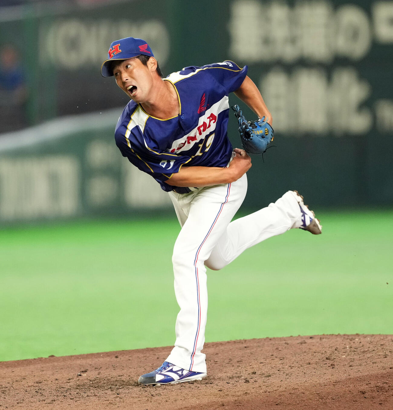 ホンダ熊本対鷺宮製作所　3回、マウンドに上がったホンダ熊本片山雄貴（撮影・たえ見朱実）