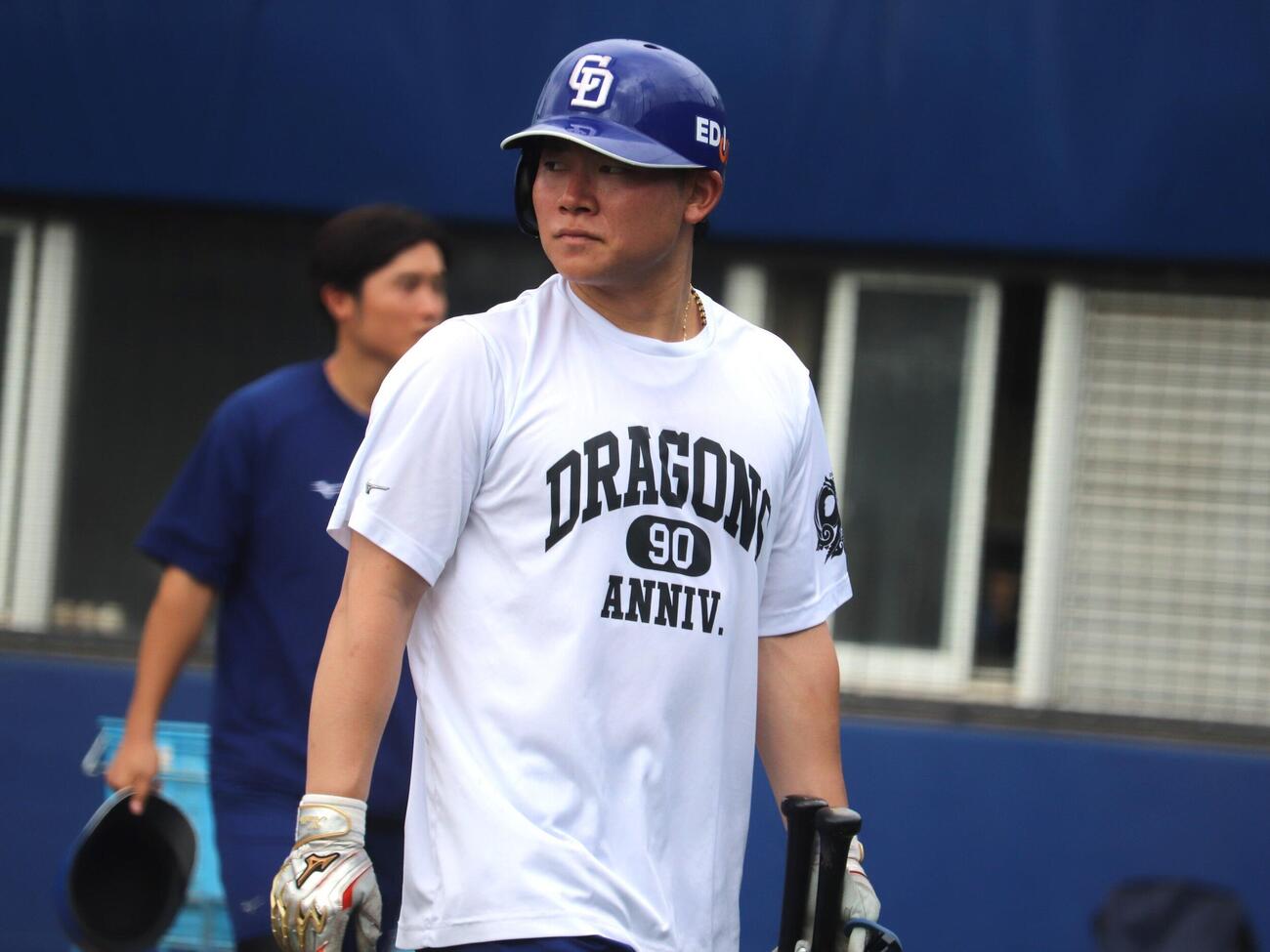 ファーム・リーグ交流戦・ソフトバンク戦で右肩甲骨骨折から約2週間半ぶりの実戦復帰を果たした、中日村松開人内野手（撮影・中島麗）
