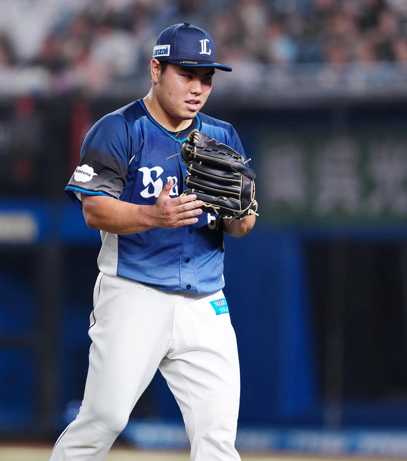 ロッテ対西武　7回裏を終え、ベンチへ戻る西武平良海馬（撮影・鈴木みどり）
