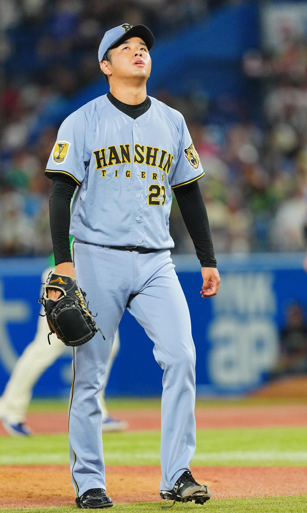 ヤクルト対阪神　2回裏ヤクルト2死満塁.吉村貢司郎を三振に仕留め無失点にしのぎほっとした表情の阪神先発高橋遥人（撮影・垰建太）