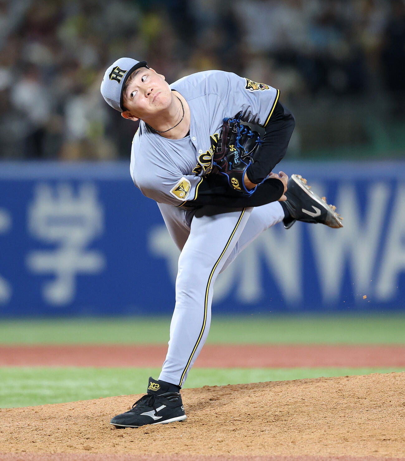 ヤクルト対阪神　力投する阪神4番手の木下里都（撮影・鈴木正人）