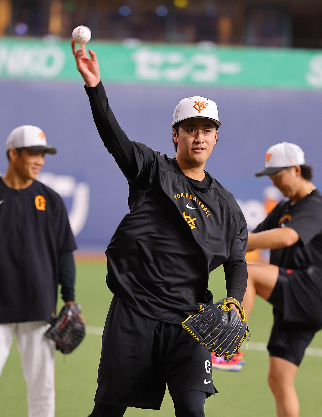 巨人対DeNA　ノックを受ける西舘勇陽（2026年9月1日）