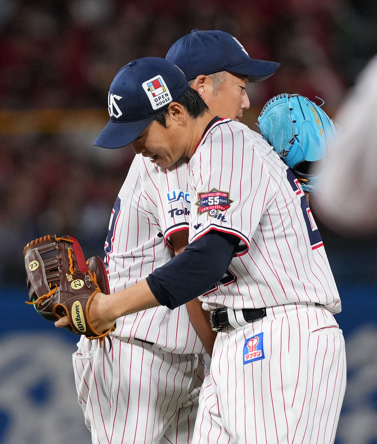 石川雅規と青木宣親（2024年10月撮影）