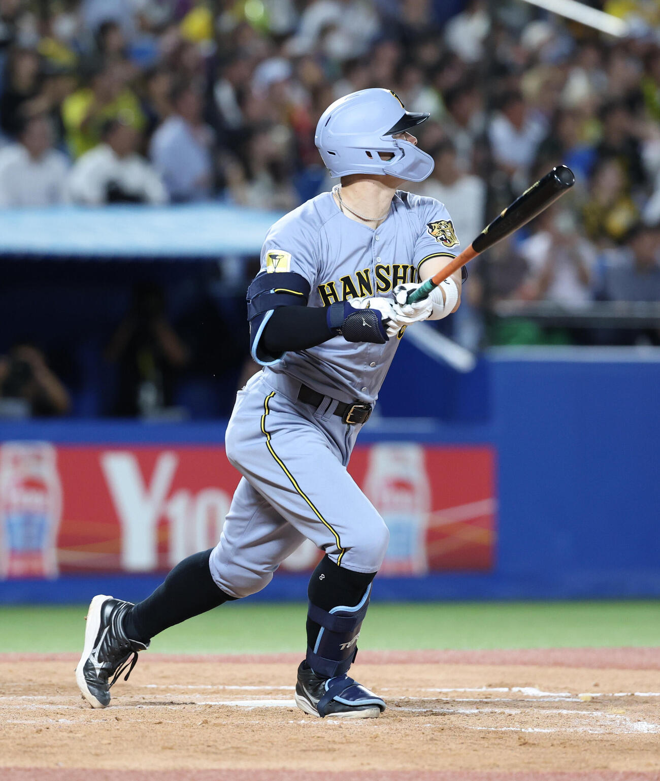ヤクルト対阪神　9回表阪神2死、佐藤輝明はソロ本塁打を放つ（撮影・鈴木正人）