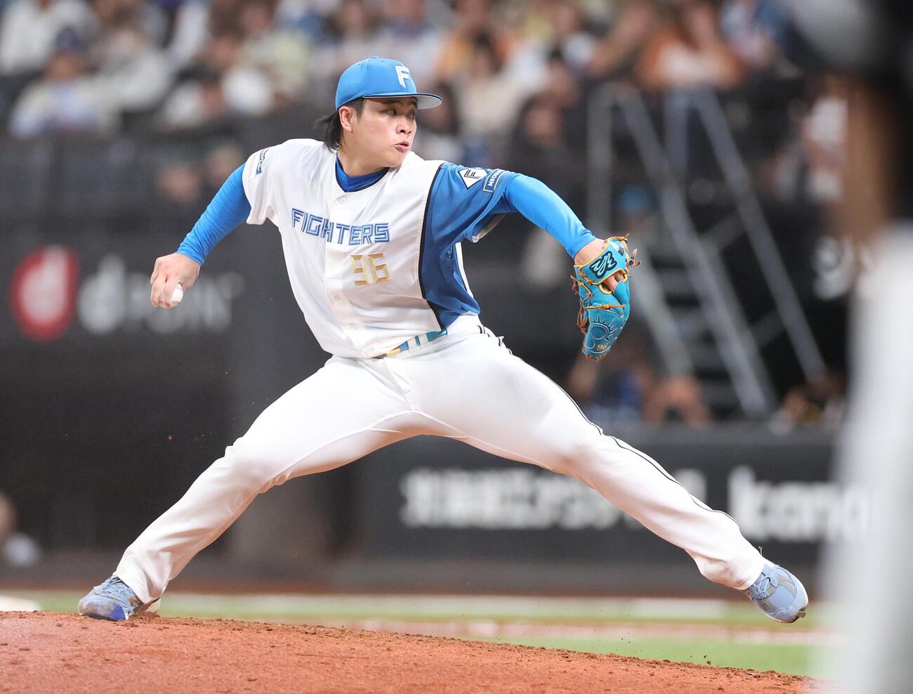 日本ハム対ソフトバンク　9回に登板の孫易磊（撮影・黒川智章）