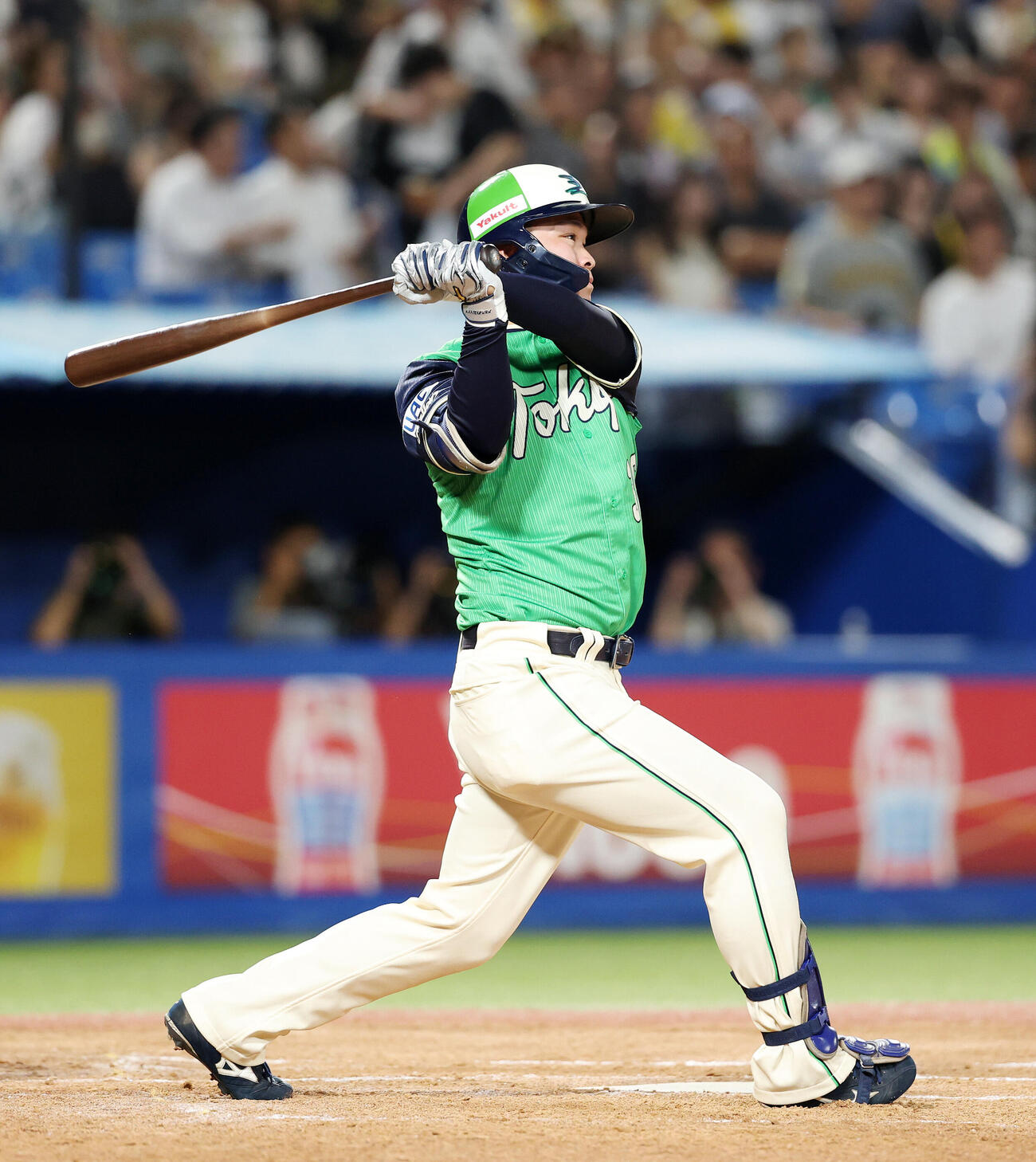 ヤクルト対阪神　2回裏ヤクルト2死満塁、西村瑠伊斗は適時二塁打を放つ（撮影・鈴木正人）