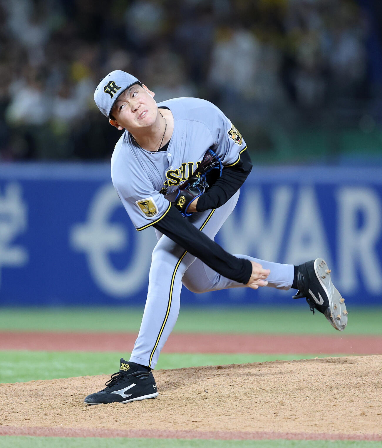 ヤクルト対阪神　力投する阪神4番手の木下里都（撮影・鈴木正人）