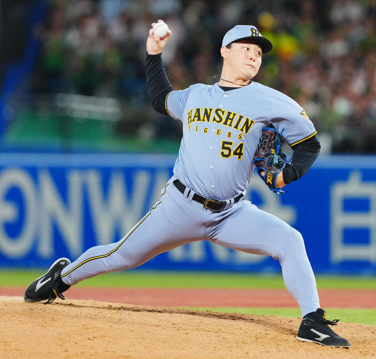 ヤクルト対阪神　阪神4番手の木下里都（撮影・垰建太）