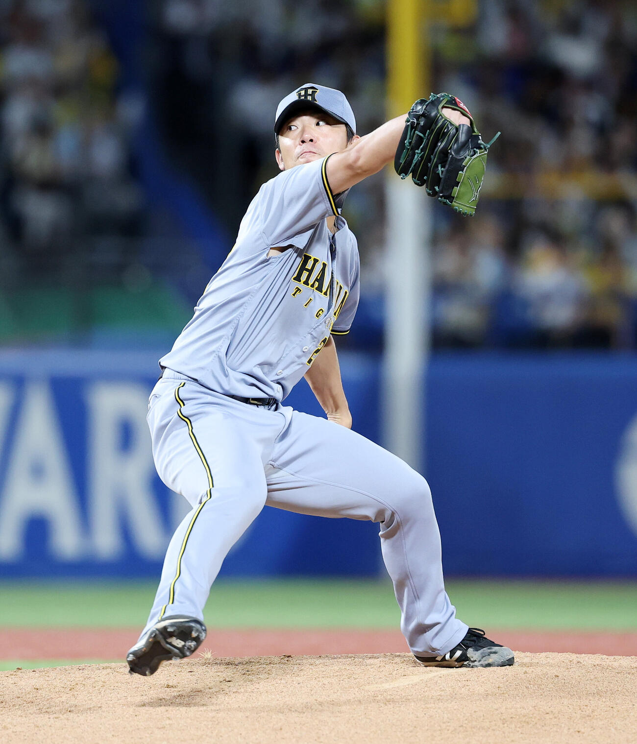 ヤクルト対阪神　力投する阪神先発の伊藤将司（撮影・鈴木正人）