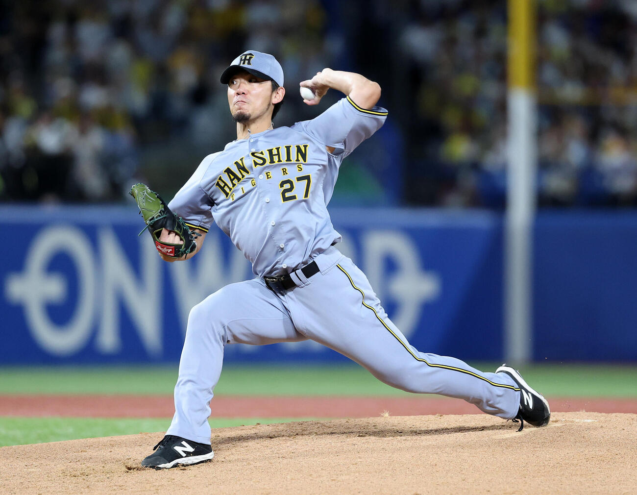 ヤクルト対阪神　力投する阪神先発の伊藤将司（撮影・鈴木正人）