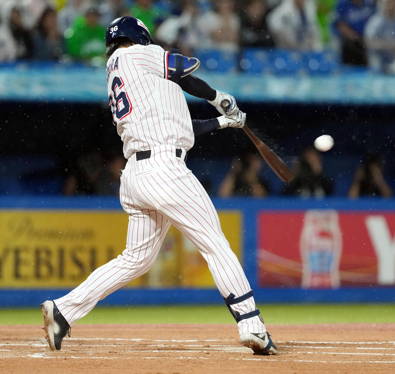 ヤクルト対中日　1回裏ヤクルト1死、プロ初本塁打を放つ西村瑠伊斗（撮影・たえ見朱実）