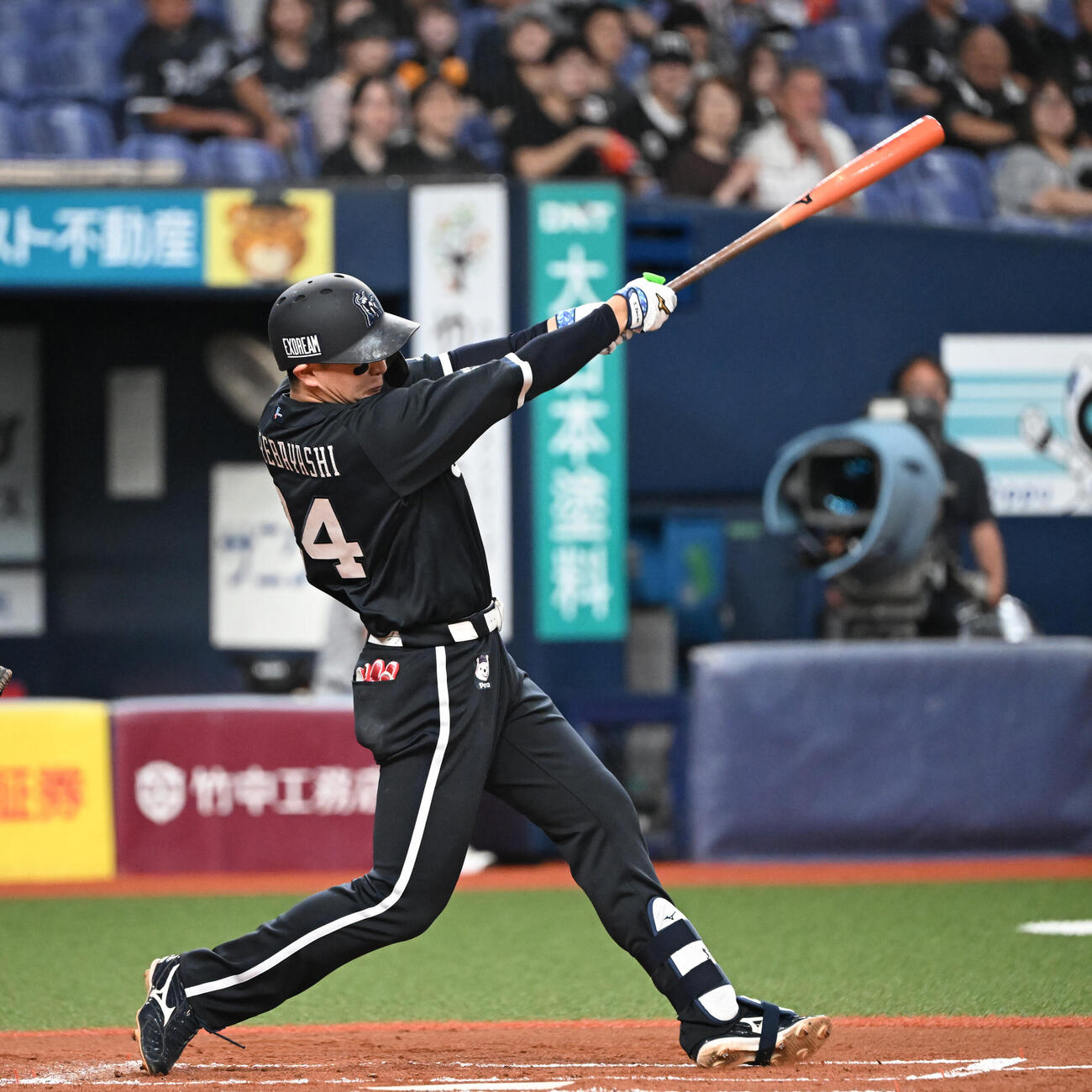 オリックス対ロッテ　1回裏オリックス2死一、三塁、左前適時打を放つ紅林弘太郎（撮影・和賀正仁）
