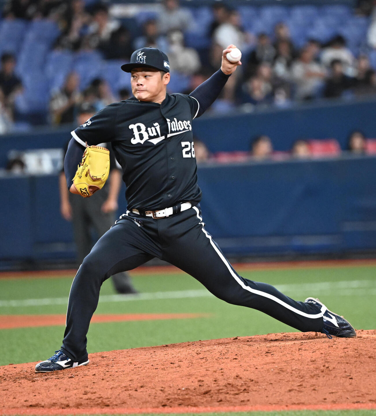 オリックス対ロッテ　6回、オリックス2番手で登板する富山凌雅（撮影・和賀正仁）