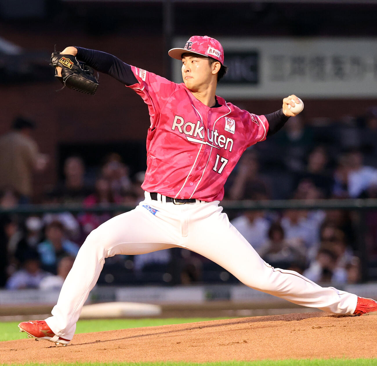 楽天対日本ハム　楽天先発の古謝樹（撮影・浅見桂子）