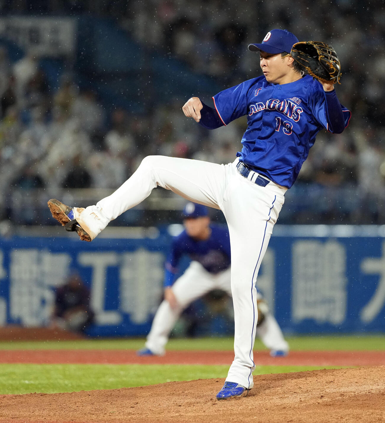 ヤクルト対中日　力投する中日の先発高橋宏斗（撮影・たえ見朱実）