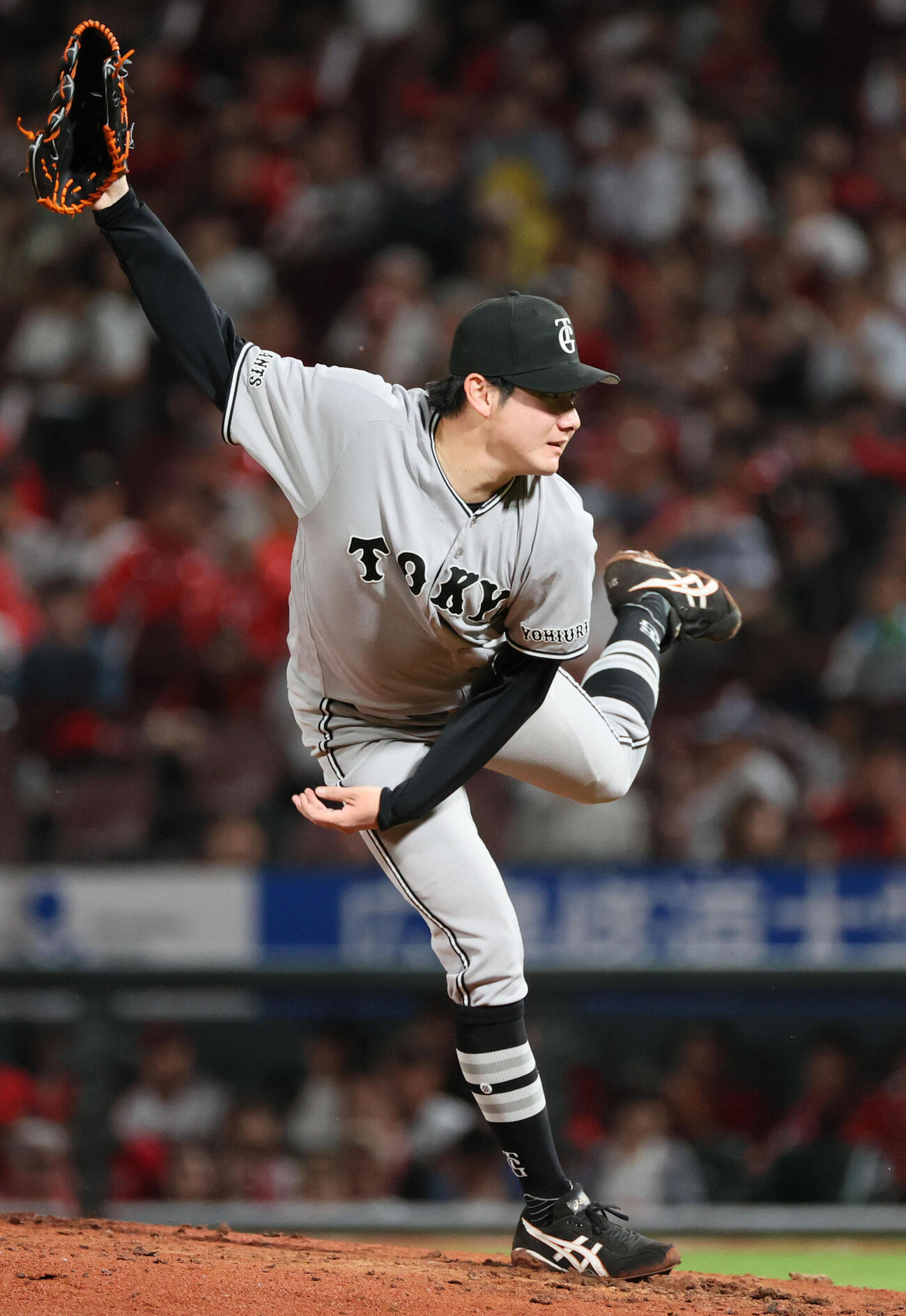広島対巨人　5回裏広島、好投する巨人先発の竹丸和幸（撮影・加藤孝規）