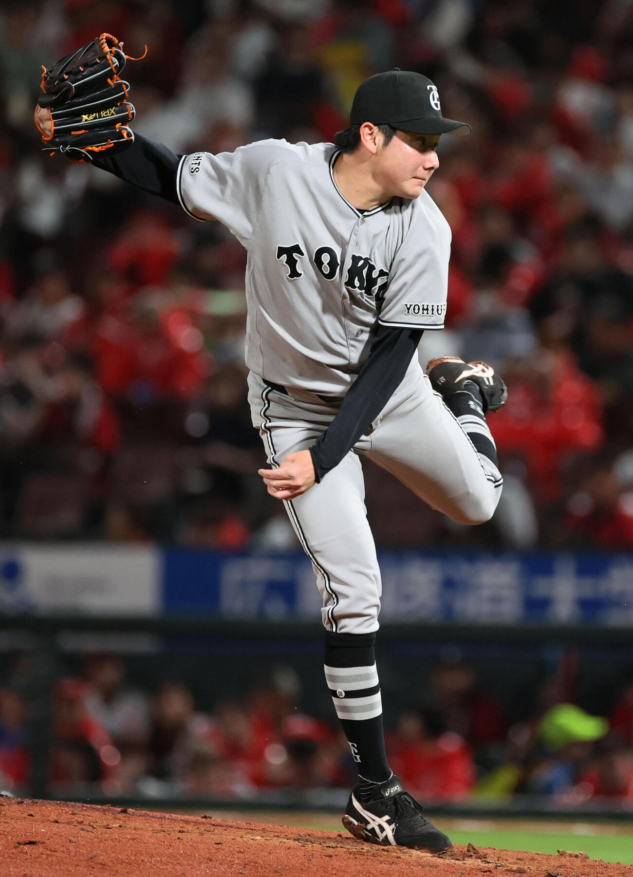 広島対巨人　力投する巨人先発の竹丸和幸（撮影・加藤孝規）