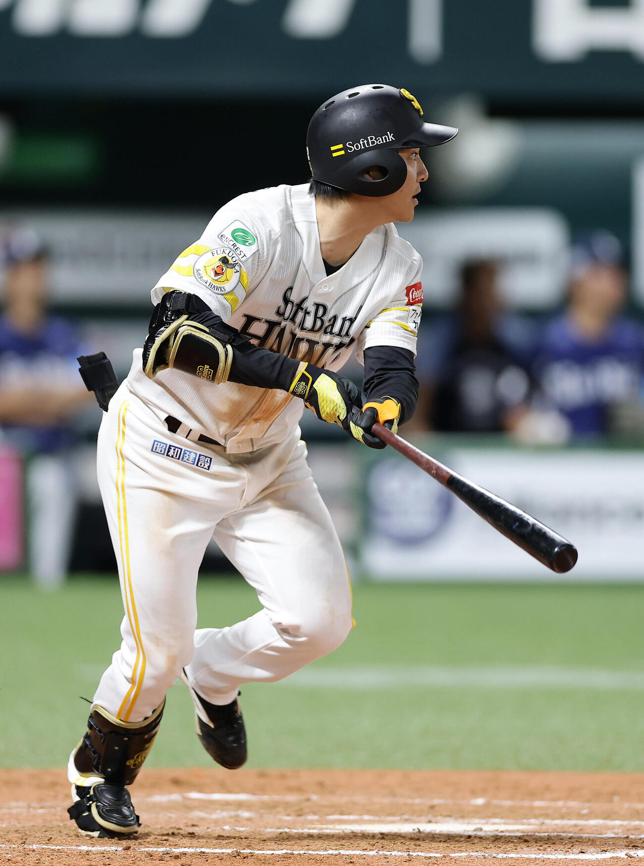 ソフトバンク対西武　7回裏ソフトバンク2死二、三塁、左越え3点本塁打を放つ柳町達（撮影・前田充）