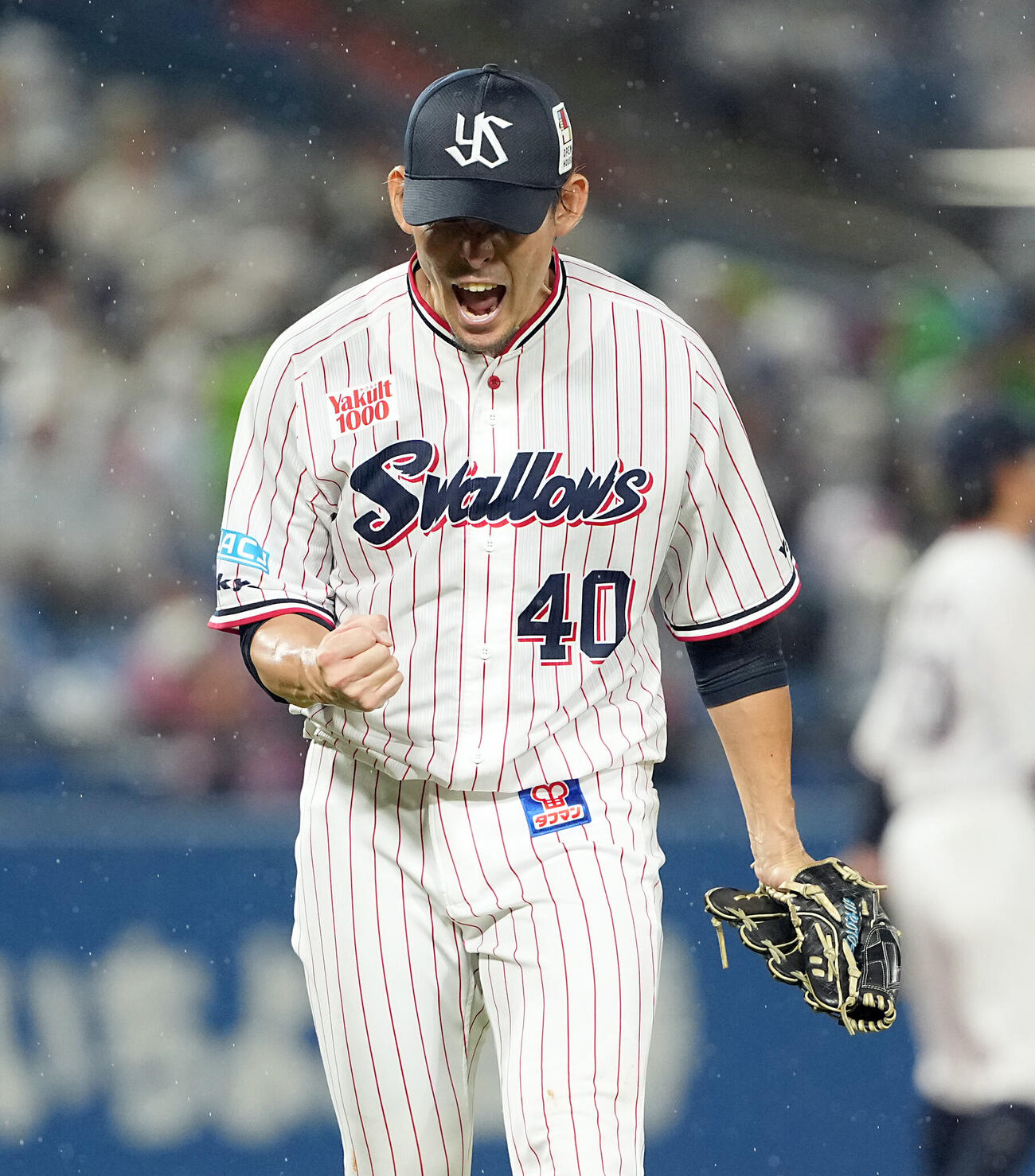 ヤクルト対中日　5回表中日2死満塁、ミゲル・サノーを左飛に仕留めほえる高梨裕稔（撮影・たえ見朱実）