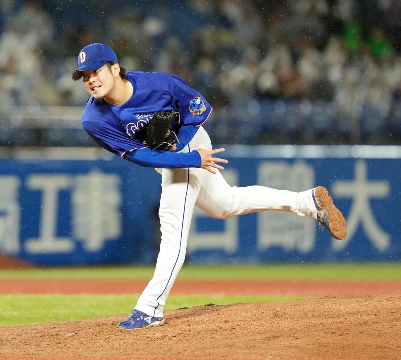 ヤクルト対中日　7回からマウンドに上がった中日森博人（撮影・たえ見朱実）