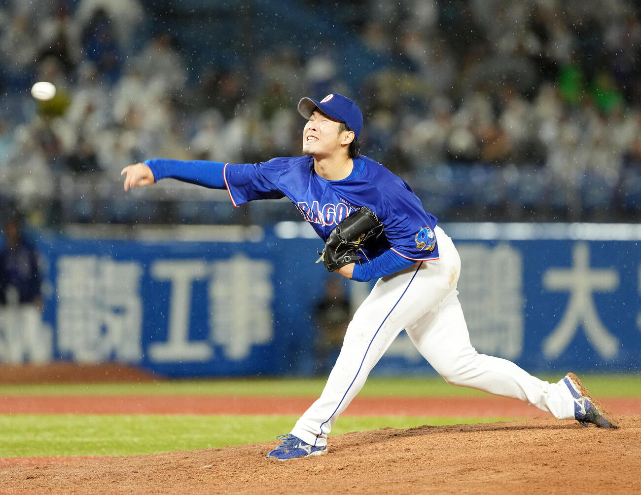 ヤクルト対中日　7回からマウンドに上がった中日森博人（撮影・たえ見朱実）
